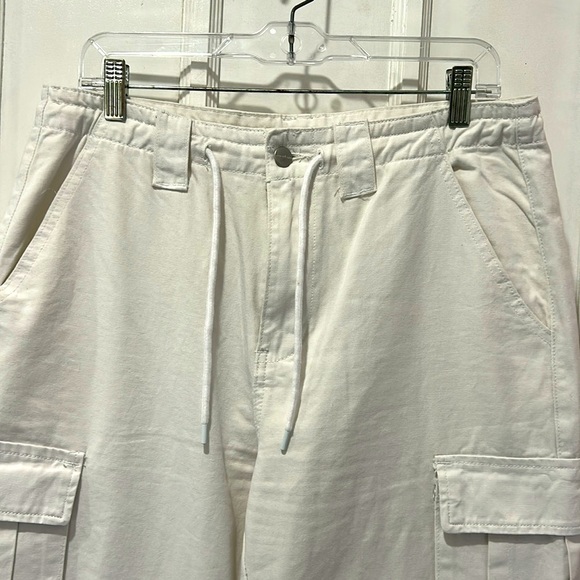 Superdown Bobbi Wide Leg Cargo Pants in White - Size Large - Picture 7 of 12